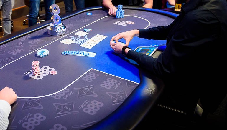 Descubre las Mesas VIP de Póker con Altas Apuestas