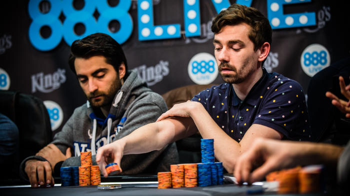 String Bet y fichas del poker