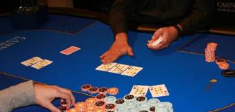 Torneos de poker en vivo: análisis de una mano