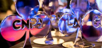 Jennifer Tilly y su pareja