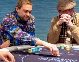 Levelling poker