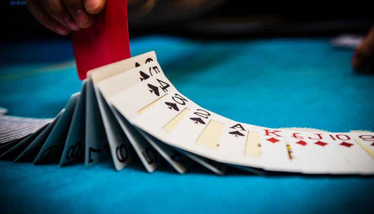 El debate de la suerte en el poker