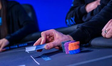 Ante poker