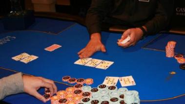 Torneos de poker en vivo: análisis de una mano