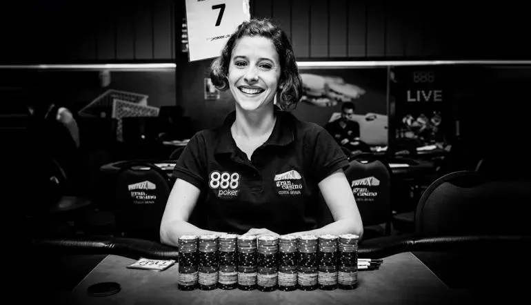 Crupier o dealer en Poker